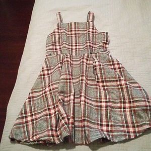 Green red white and black dress with zipper and pockets